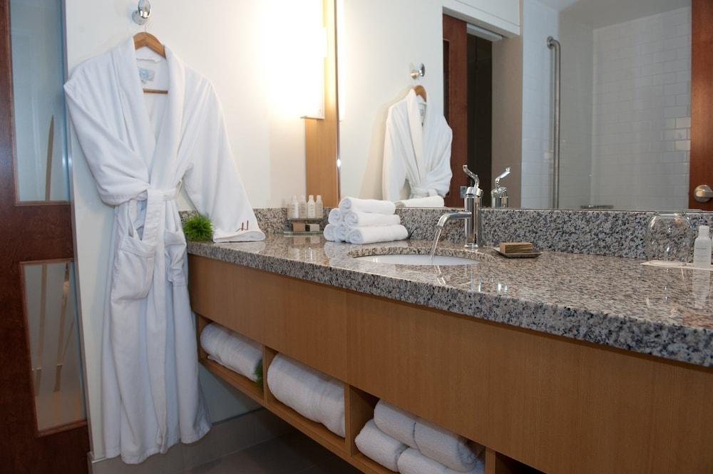 The Holman Grand Hotel Charlottetown Extérieur photo